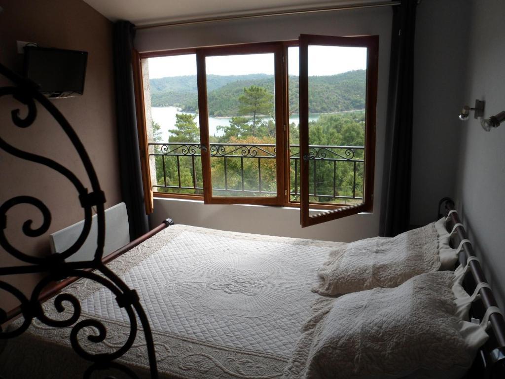 Les Gites Du Lac Montauroux Room photo